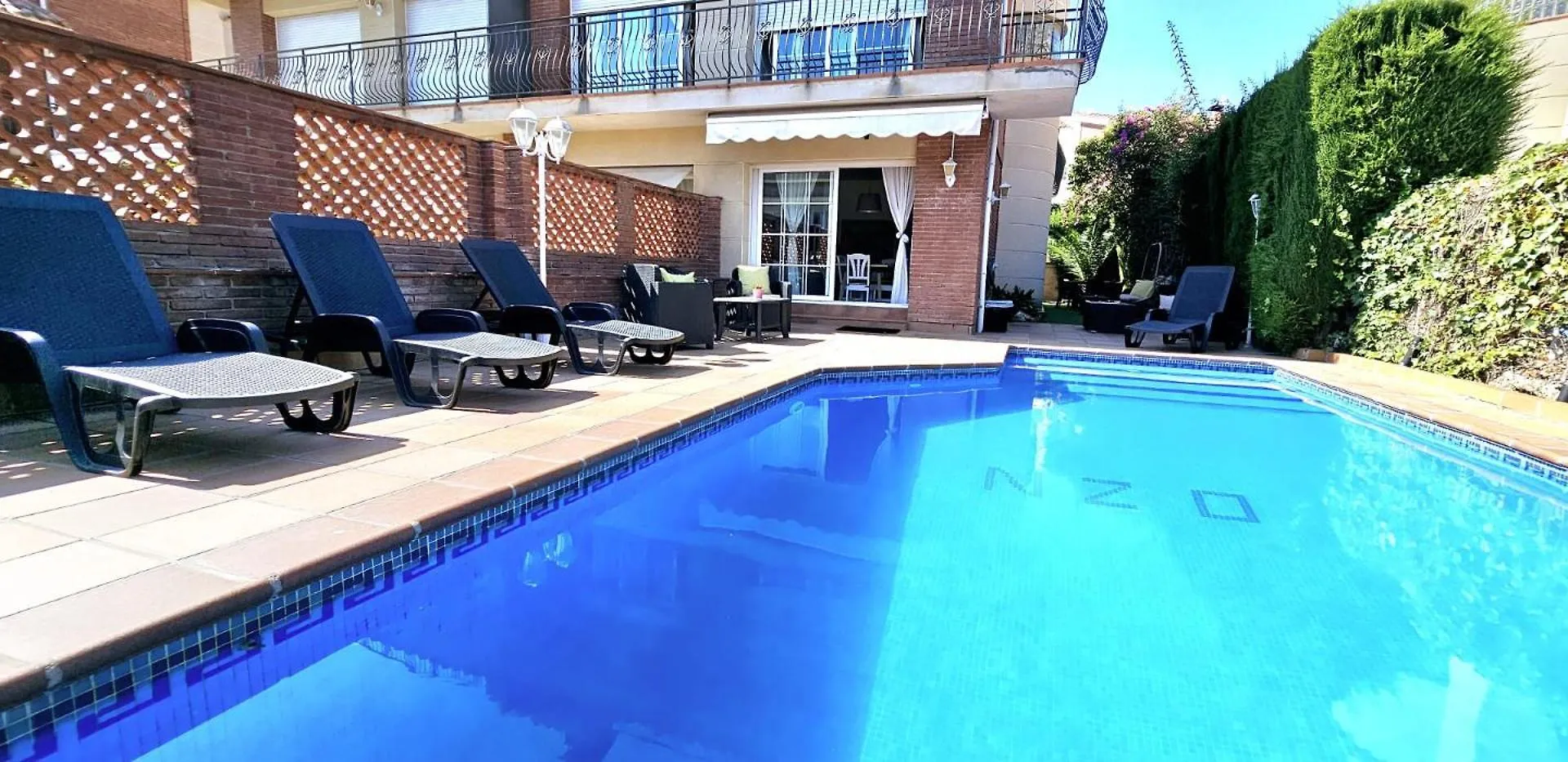 Casa Con Piscina En Costa Barcelona location